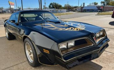 Pontiac-Trans-am-1977-2