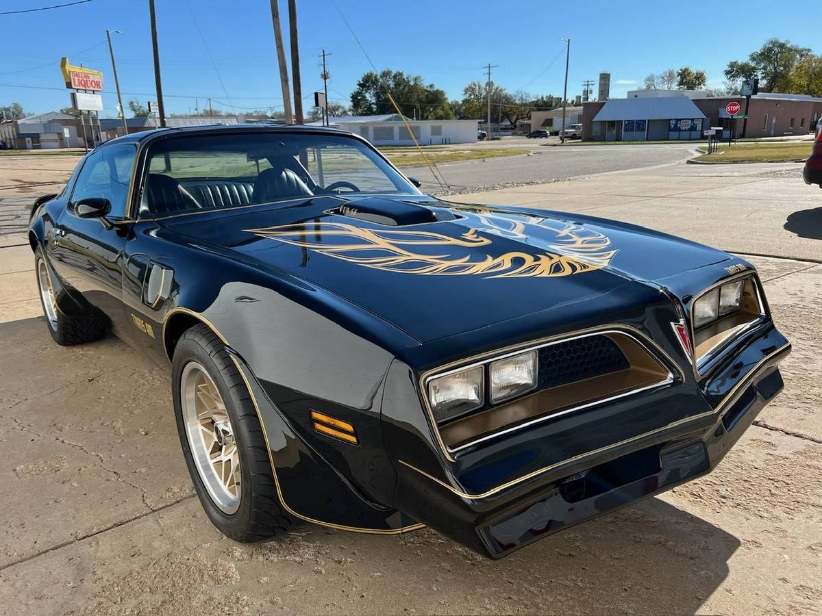 Pontiac-Trans-am-1977-2