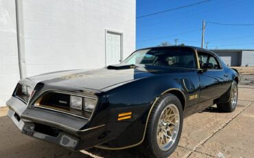 Pontiac-Trans-am-1977