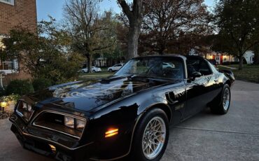 Pontiac-Trans-am-1977-4