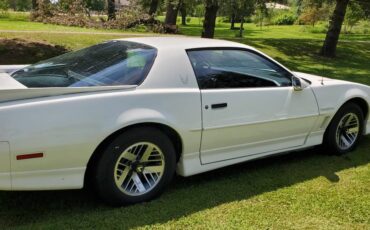 Pontiac-Trans-am-1988-3