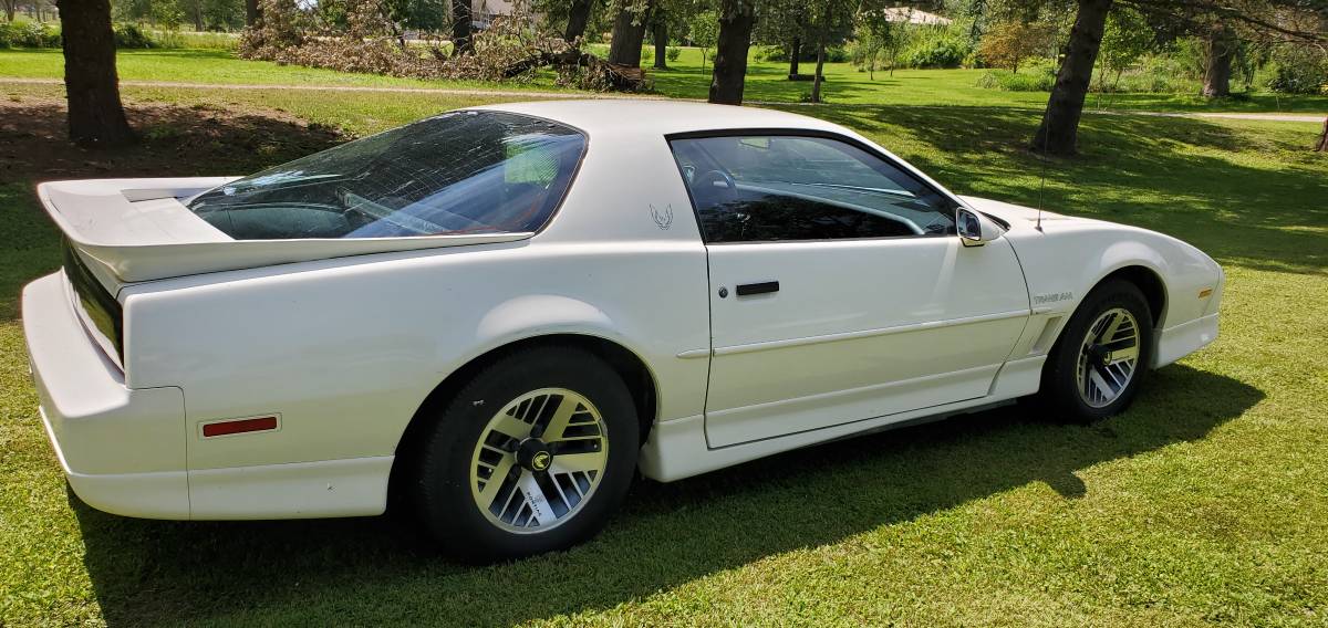 Pontiac-Trans-am-1988-3