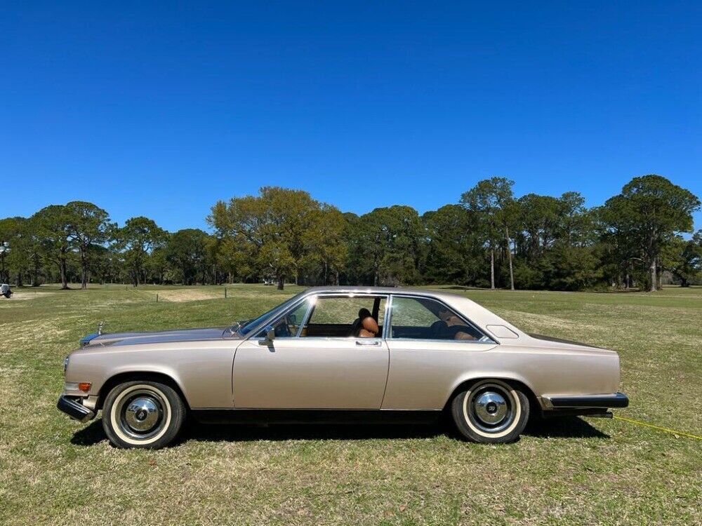 Rolls-Royce-Camargue-1980-2