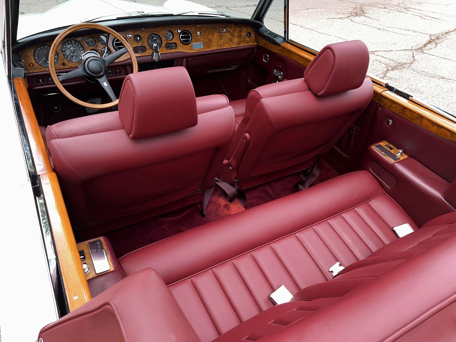 Rolls-Royce-Corniche-1971-25