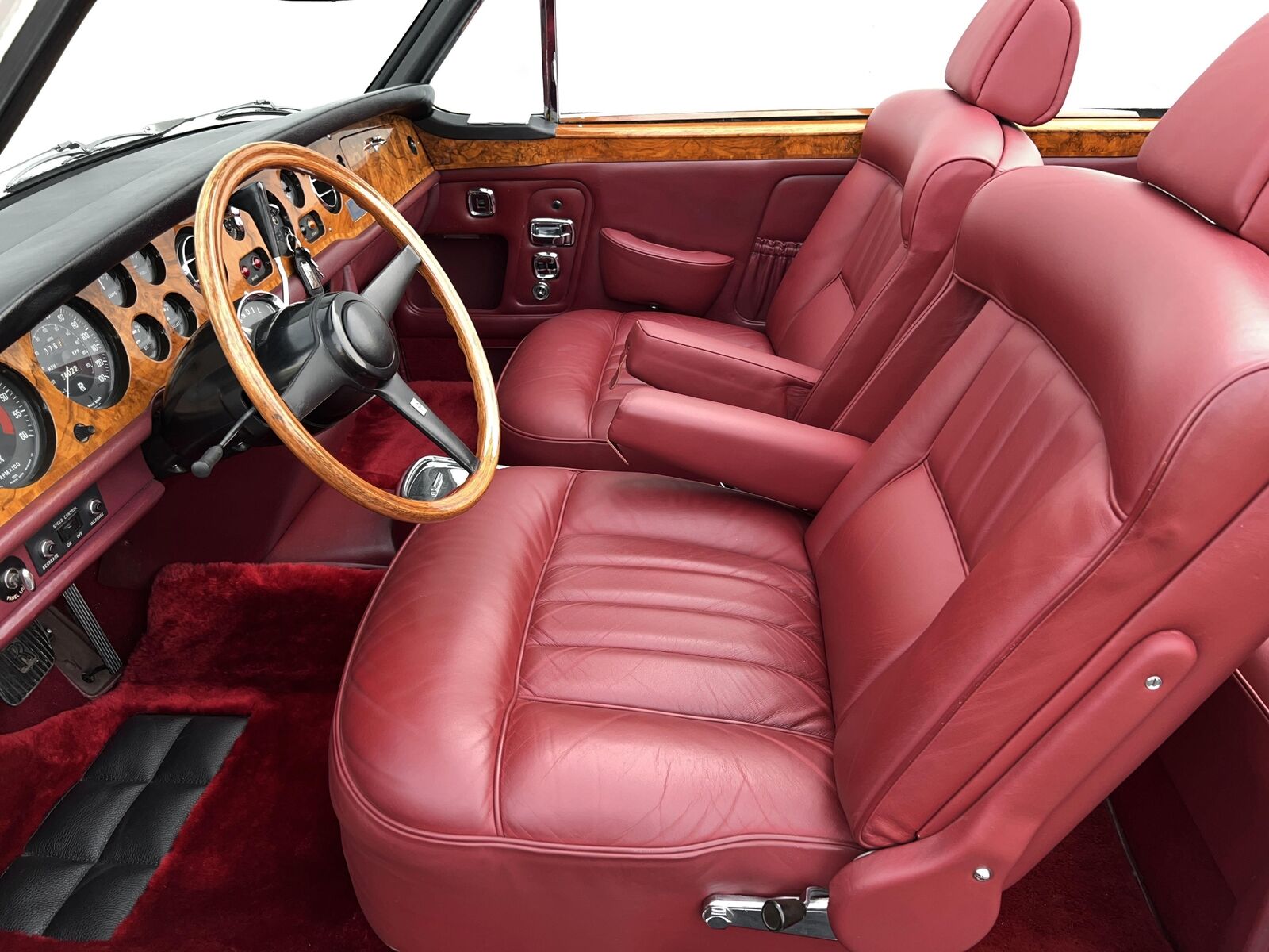 Rolls-Royce-Corniche-1971-27