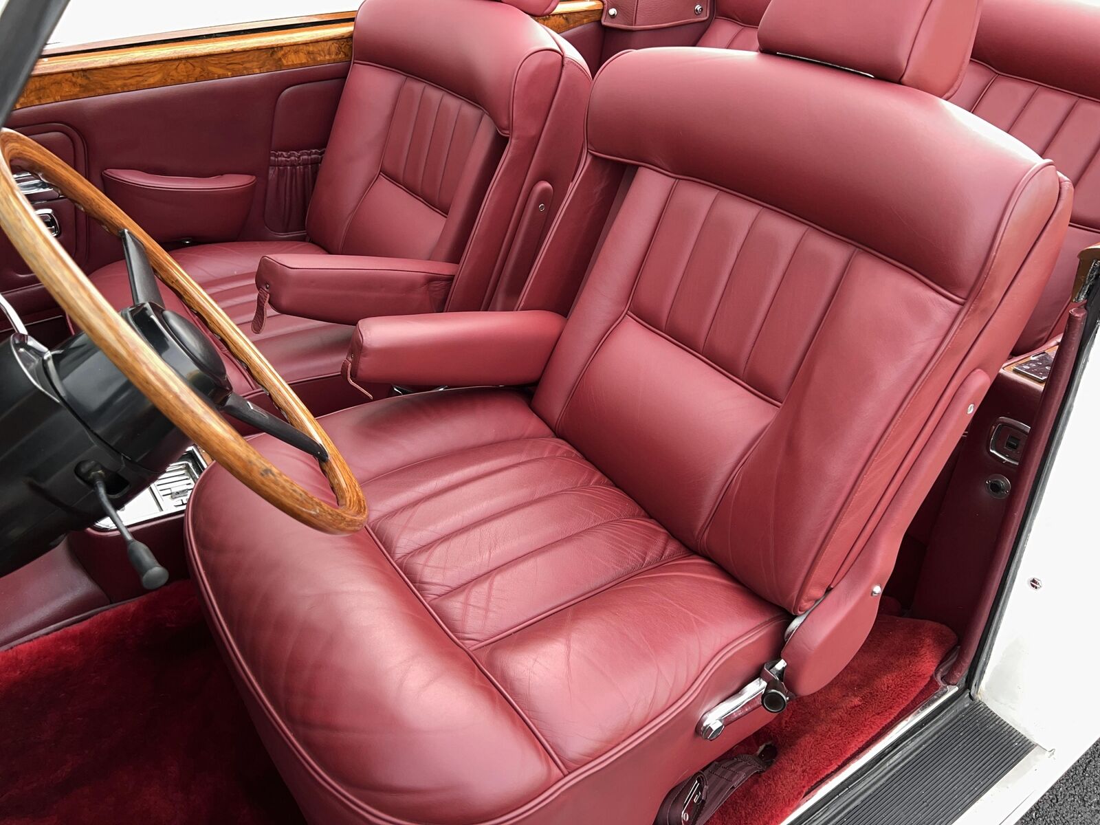 Rolls-Royce-Corniche-1971-28