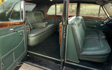 Rolls-Royce-Phantom-1964-23