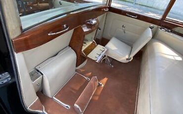 Rolls-Royce-Phantom-Limousine-1960-15