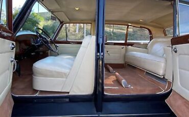 Rolls-Royce-Phantom-Limousine-1960-9