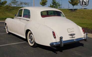 Rolls-Royce-Silver-Cloud-Coupe-1962-3