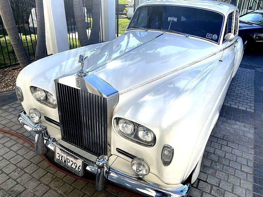 Rolls-Royce-Silver-Cloud-III-Berline-1964-9