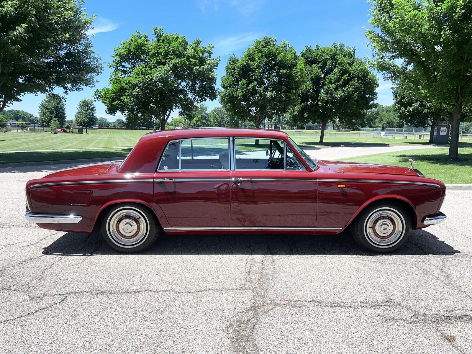 Rolls-Royce-Silver-Shadow-1966-15