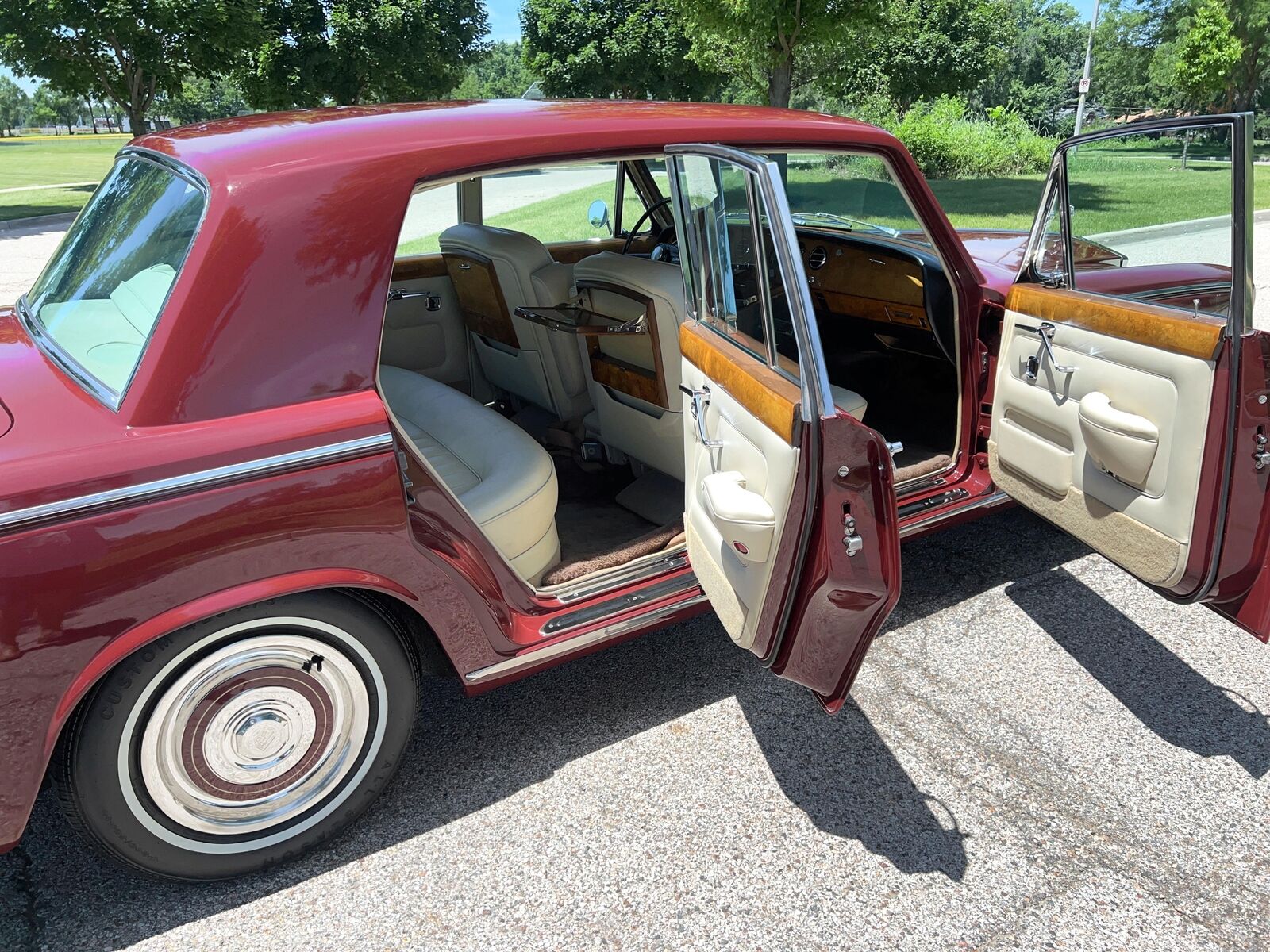 Rolls-Royce-Silver-Shadow-1966-17