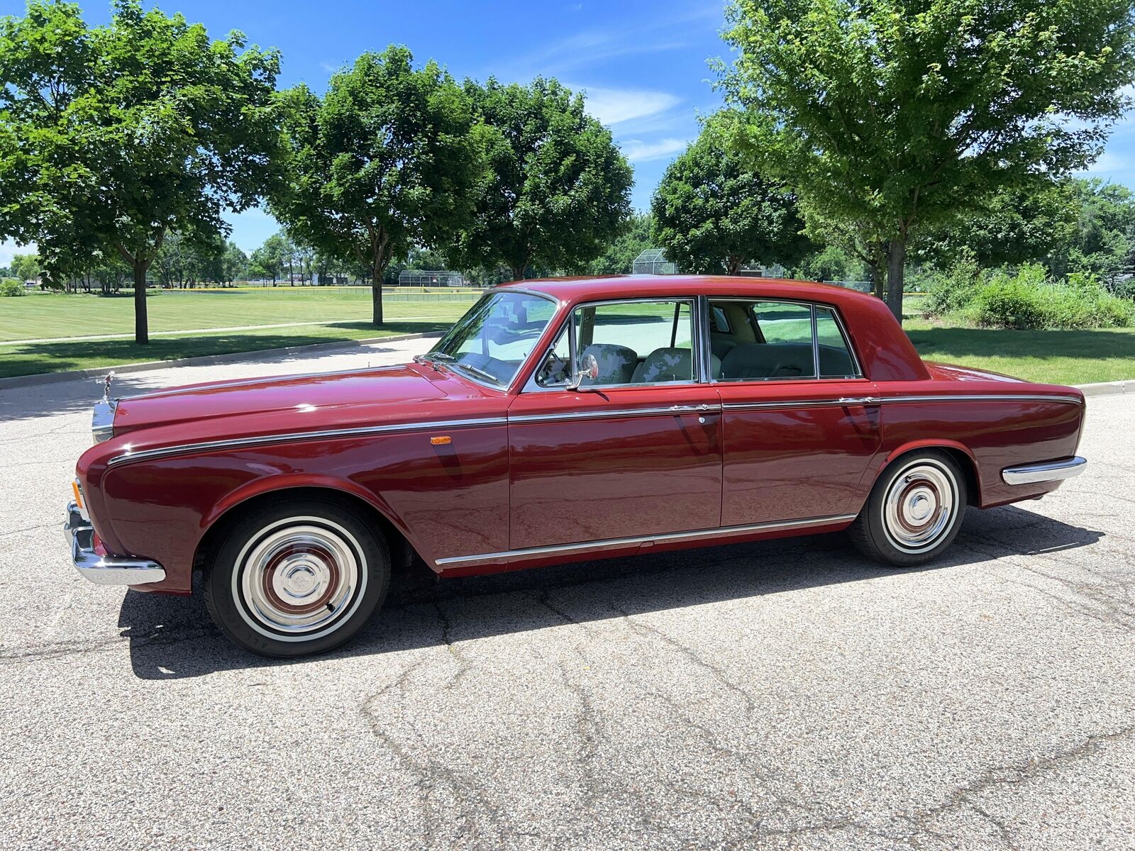 Rolls-Royce-Silver-Shadow-1966-7