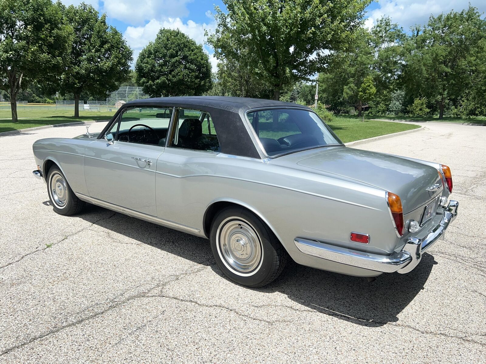 Rolls-Royce-Silver-Shadow-1970-9