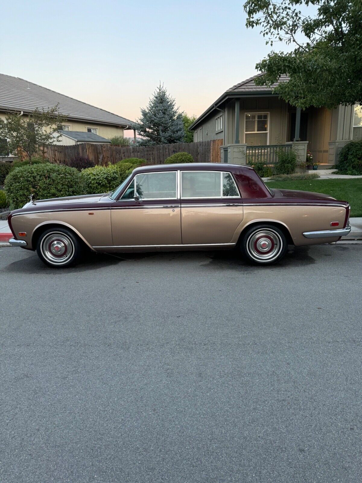 Rolls-Royce-Silver-Shadow-1971-2