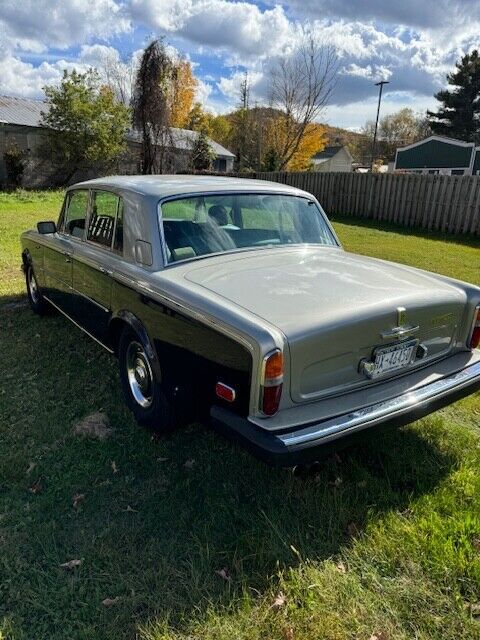 Rolls-Royce-Silver-Shadow-Berline-1979-2