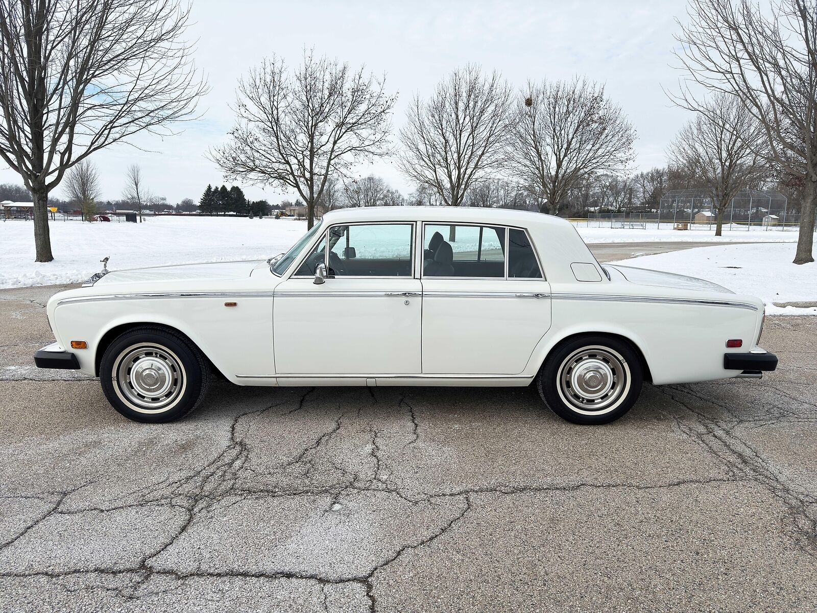 Rolls-Royce-Silver-Shadow-II-Berline-1979-10