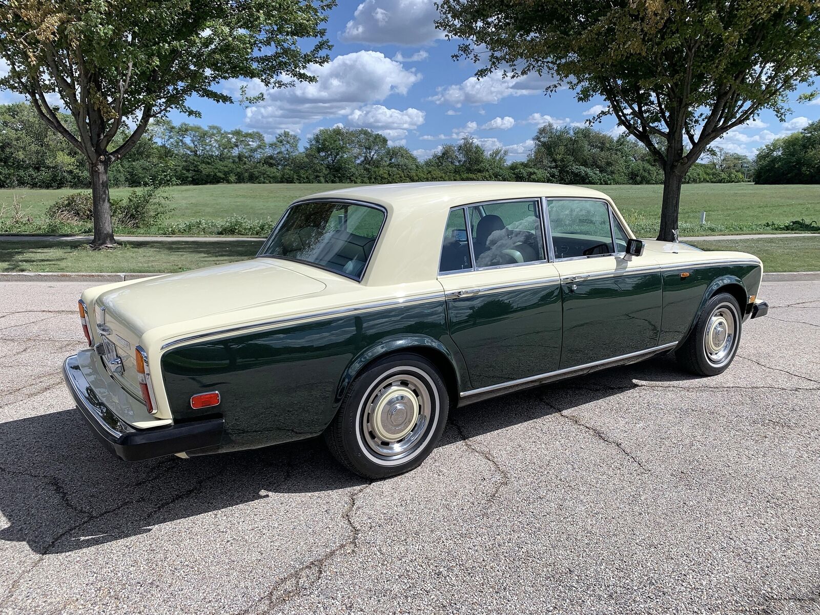 Rolls-Royce-Silver-Shadow-II-Berline-1979-15