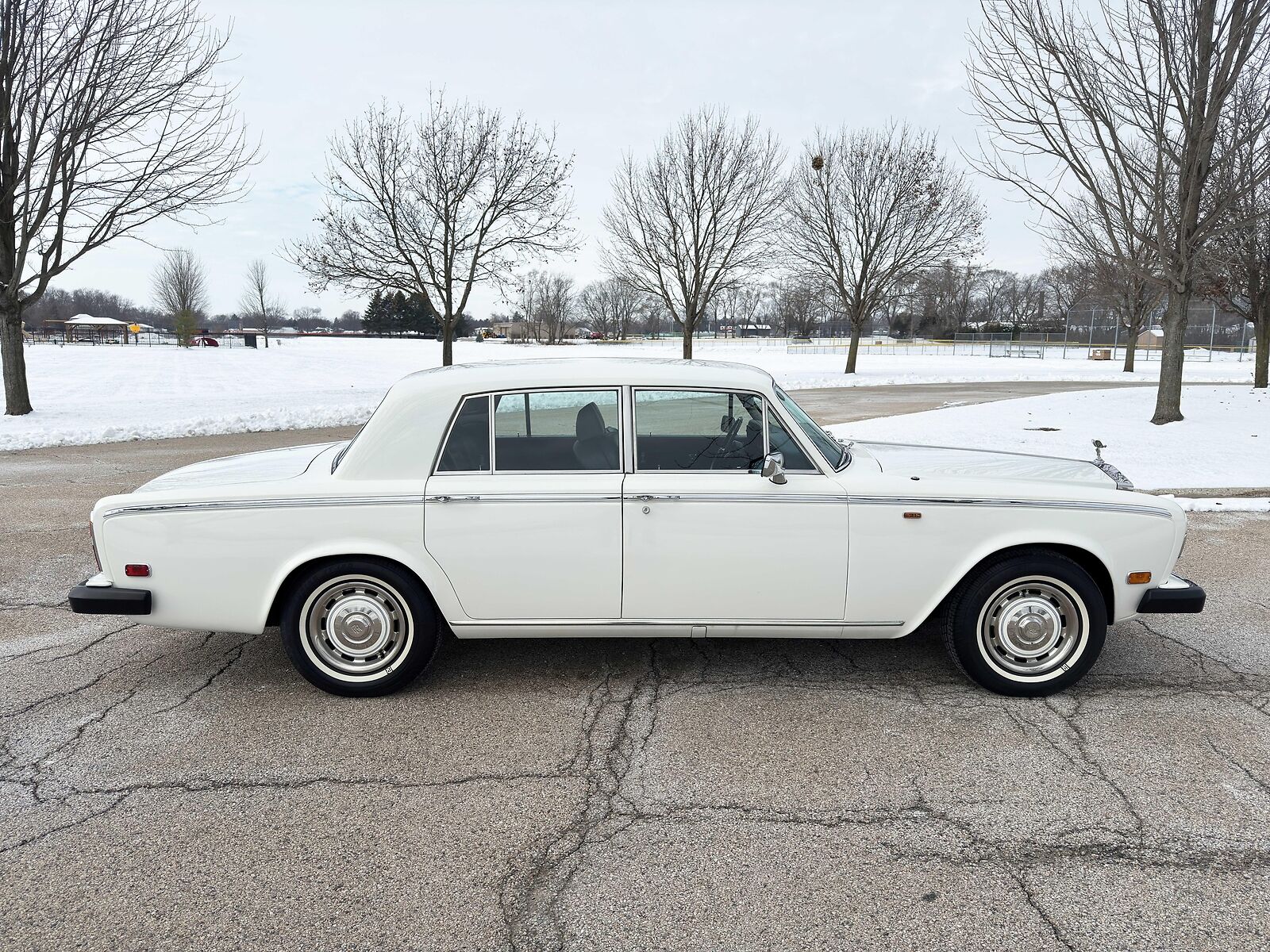 Rolls-Royce-Silver-Shadow-II-Berline-1979-17