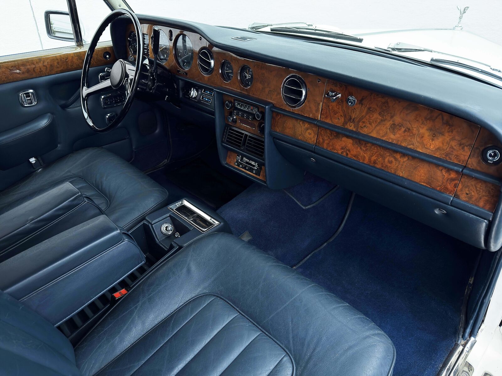 Rolls-Royce-Silver-Shadow-II-Berline-1979-31