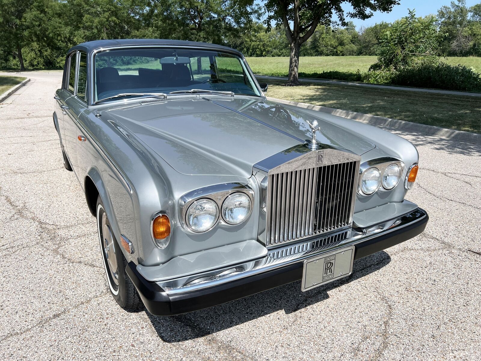 Rolls-Royce-Silver-Wraith-II-1977-4