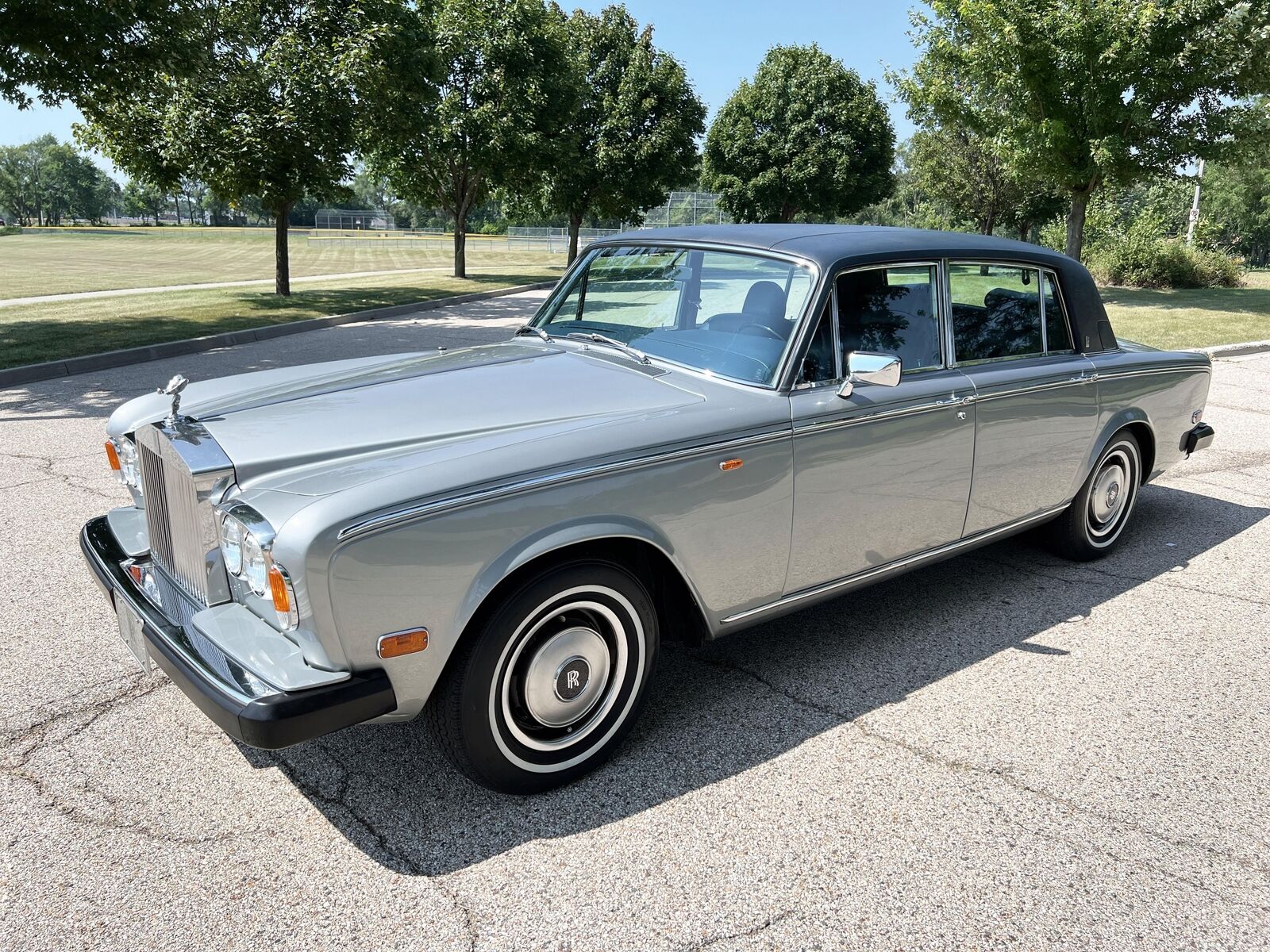 Rolls-Royce-Silver-Wraith-II-1977-8