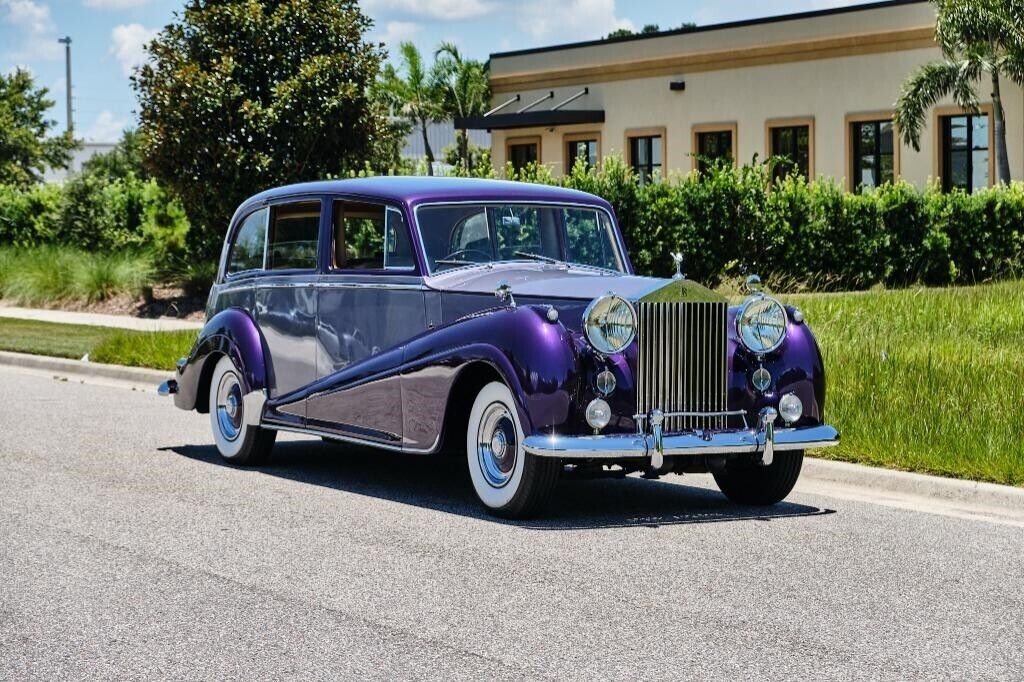 Rolls-Royce-Silver-Wraith-Restored-1956-8