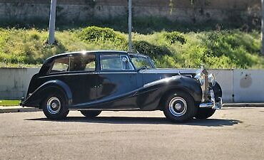 Rolls-Royce-Wraith-Limousine-1952-4