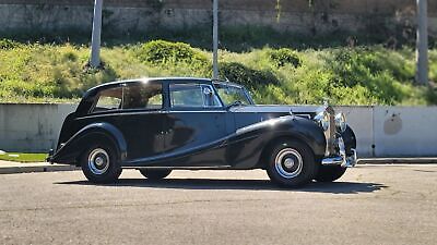 Rolls-Royce-Wraith-Limousine-1952-4