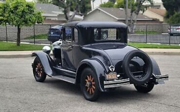 Studebaker-2-DOOR-COUPE-Coupe-1930-10