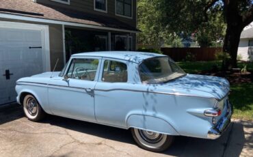 Studebaker-Lark-1961-1