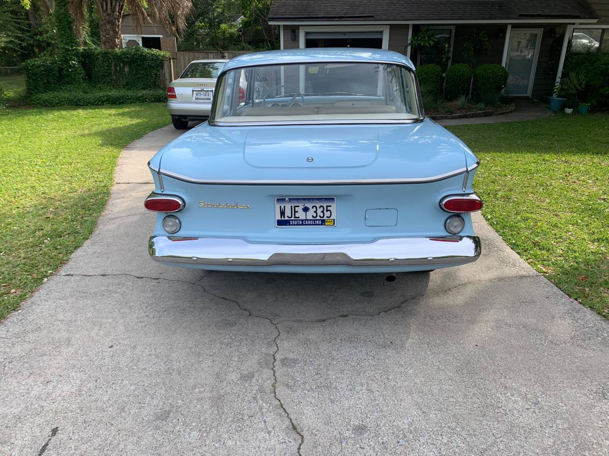 Studebaker-Lark-1961-2