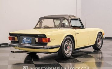 Triumph-TR-6-1970-11