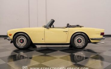 Triumph-TR-6-1970-2