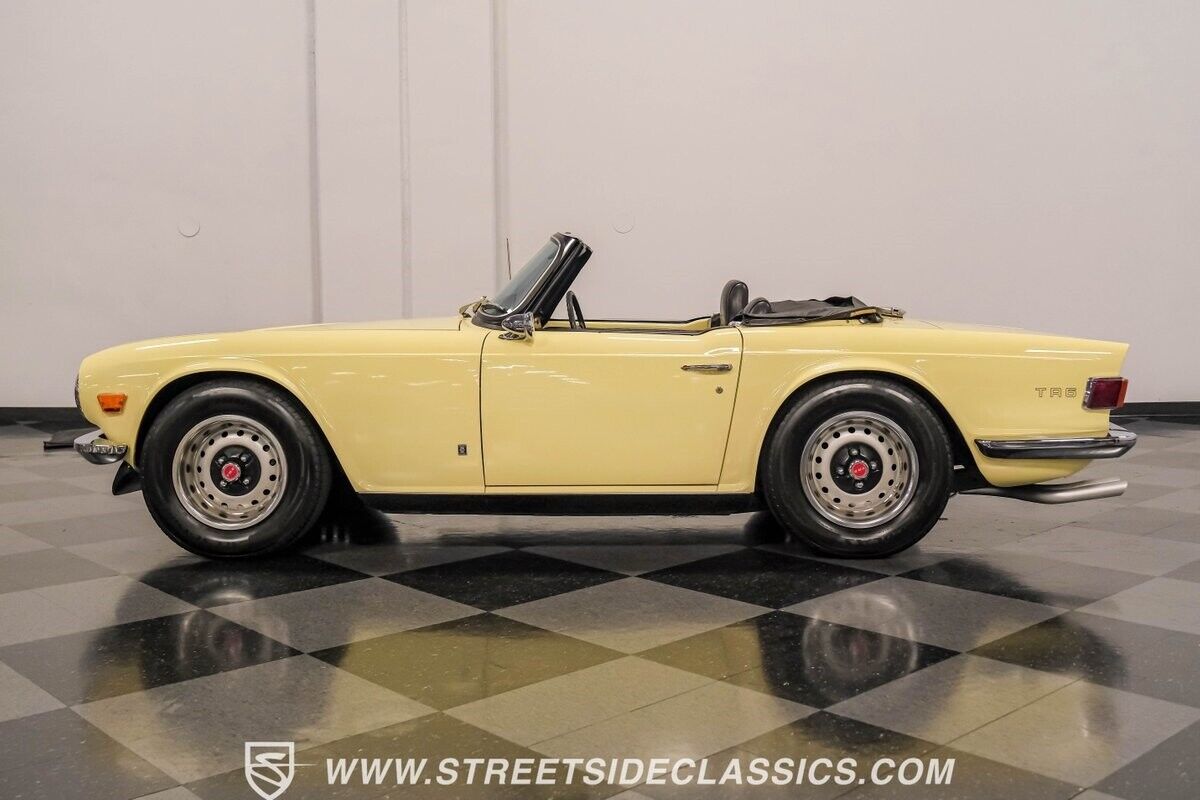 Triumph-TR-6-1970-2