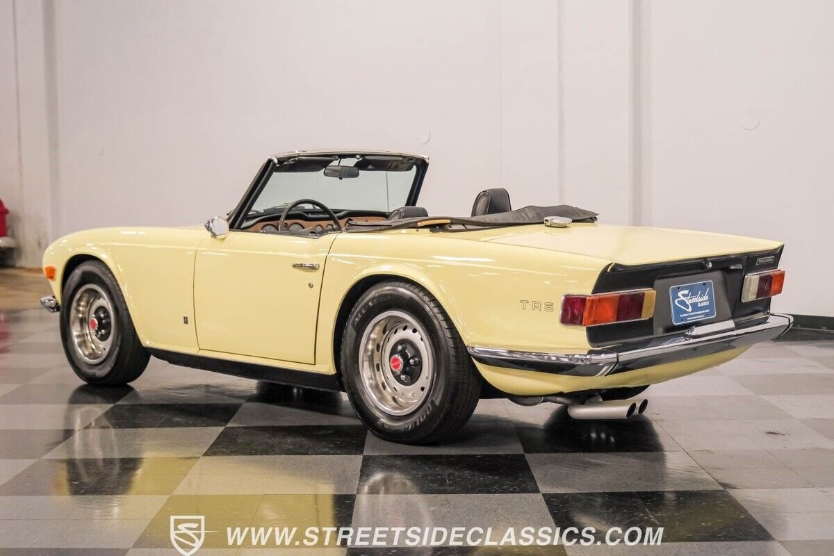 Triumph-TR-6-1970-7