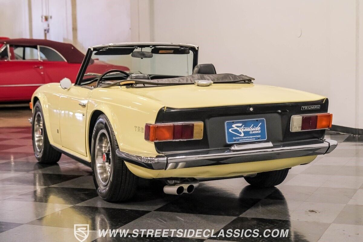 Triumph-TR-6-1970-9