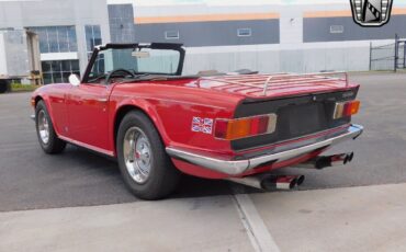 Triumph-TR-6-1973-4