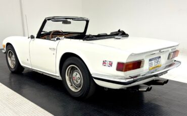 Triumph-TR-6-1975-5