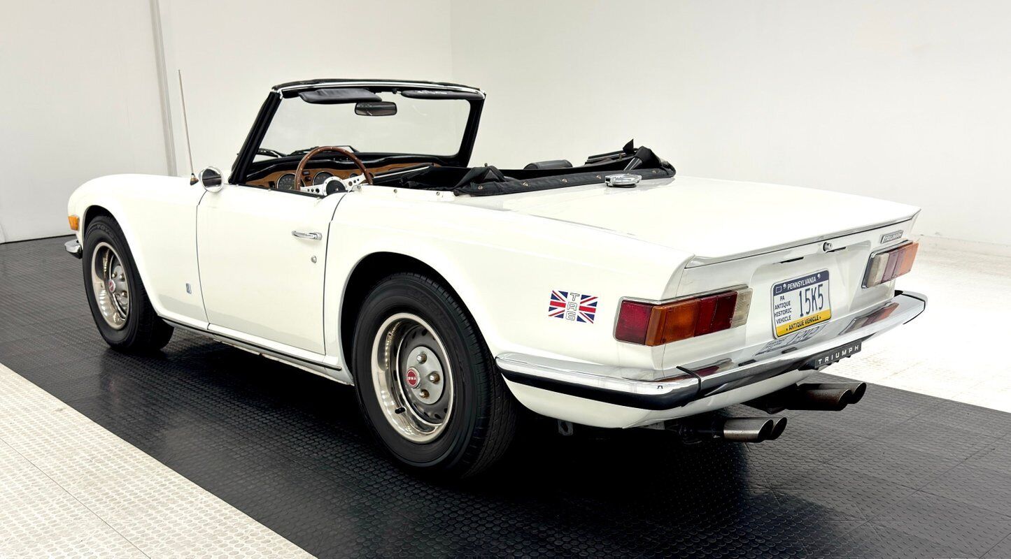 Triumph-TR-6-1975-5