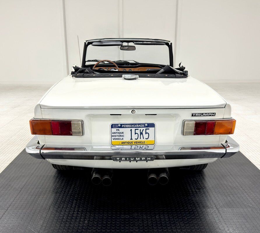 Triumph-TR-6-1975-6