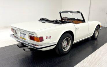 Triumph-TR-6-1975-7