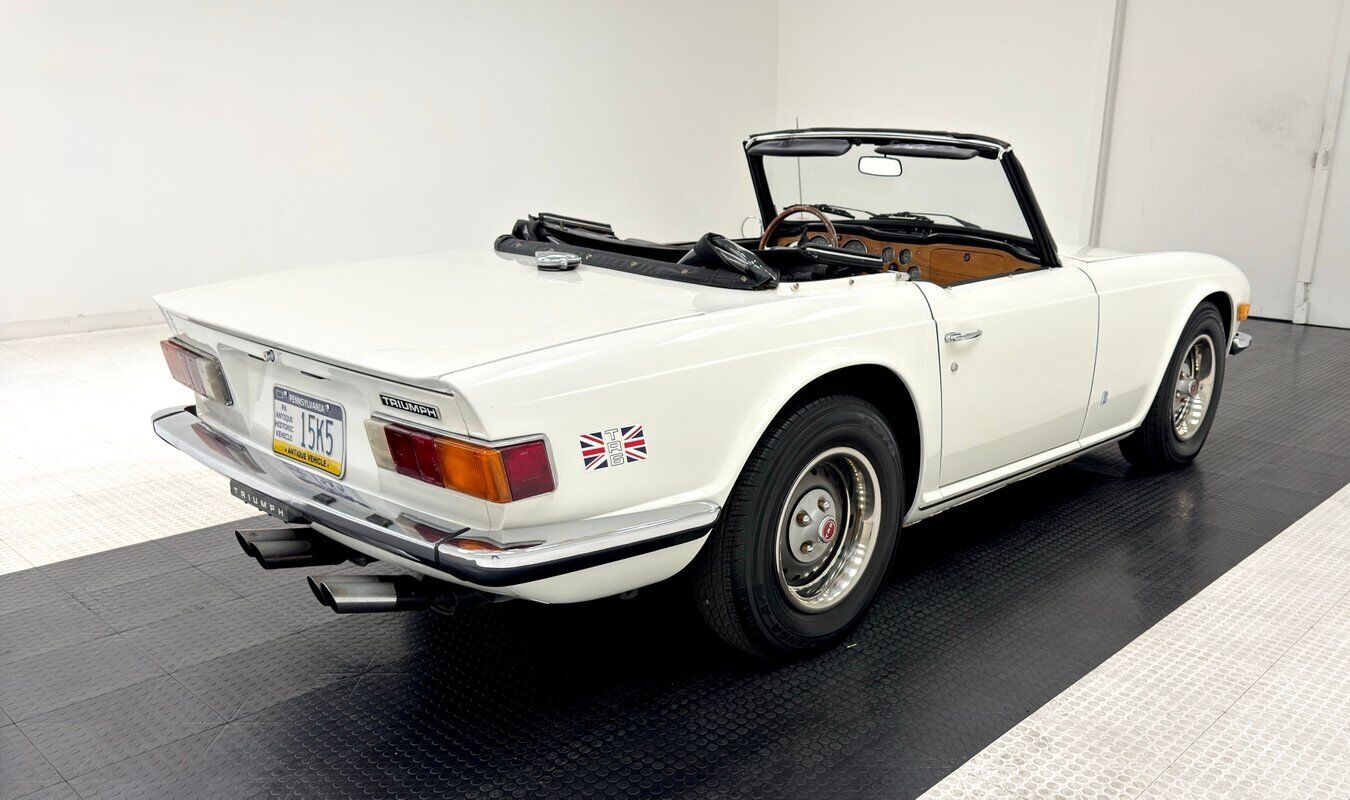 Triumph-TR-6-1975-7