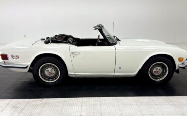 Triumph-TR-6-1975-8