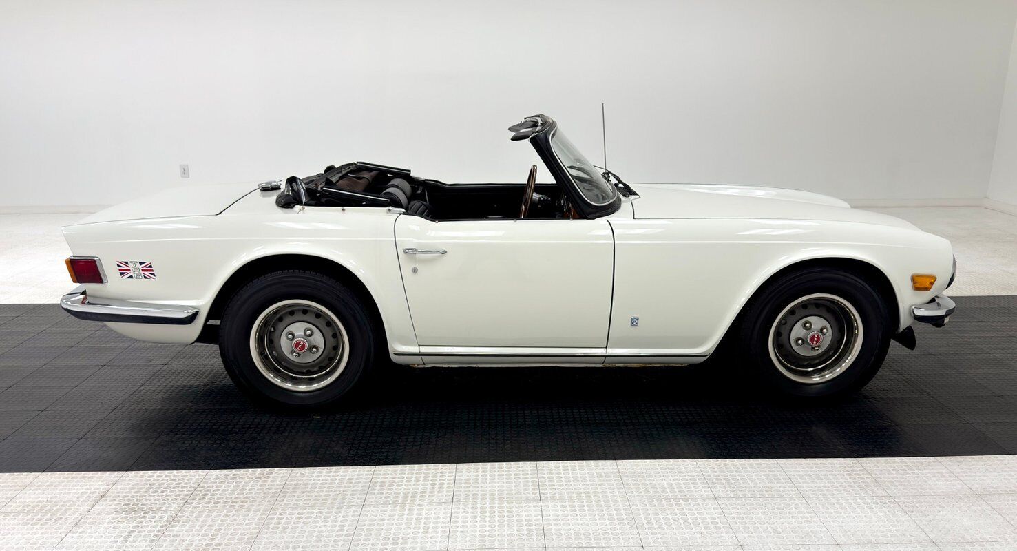 Triumph-TR-6-1975-8