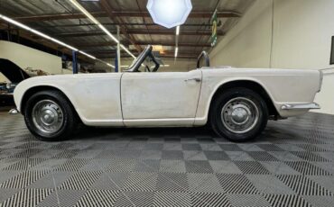 Triumph-TR4-Cabriolet-1963-4