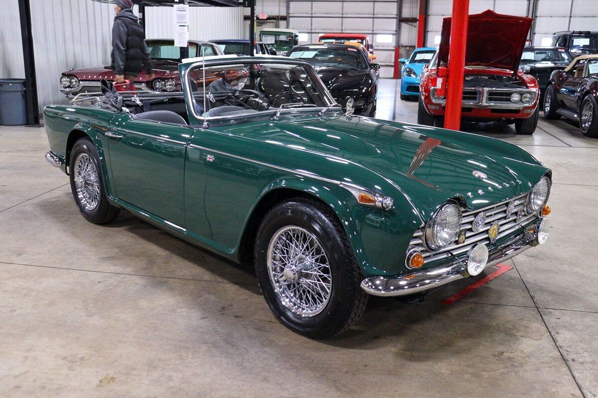 Triumph-TR4A-Cabriolet-1965-10