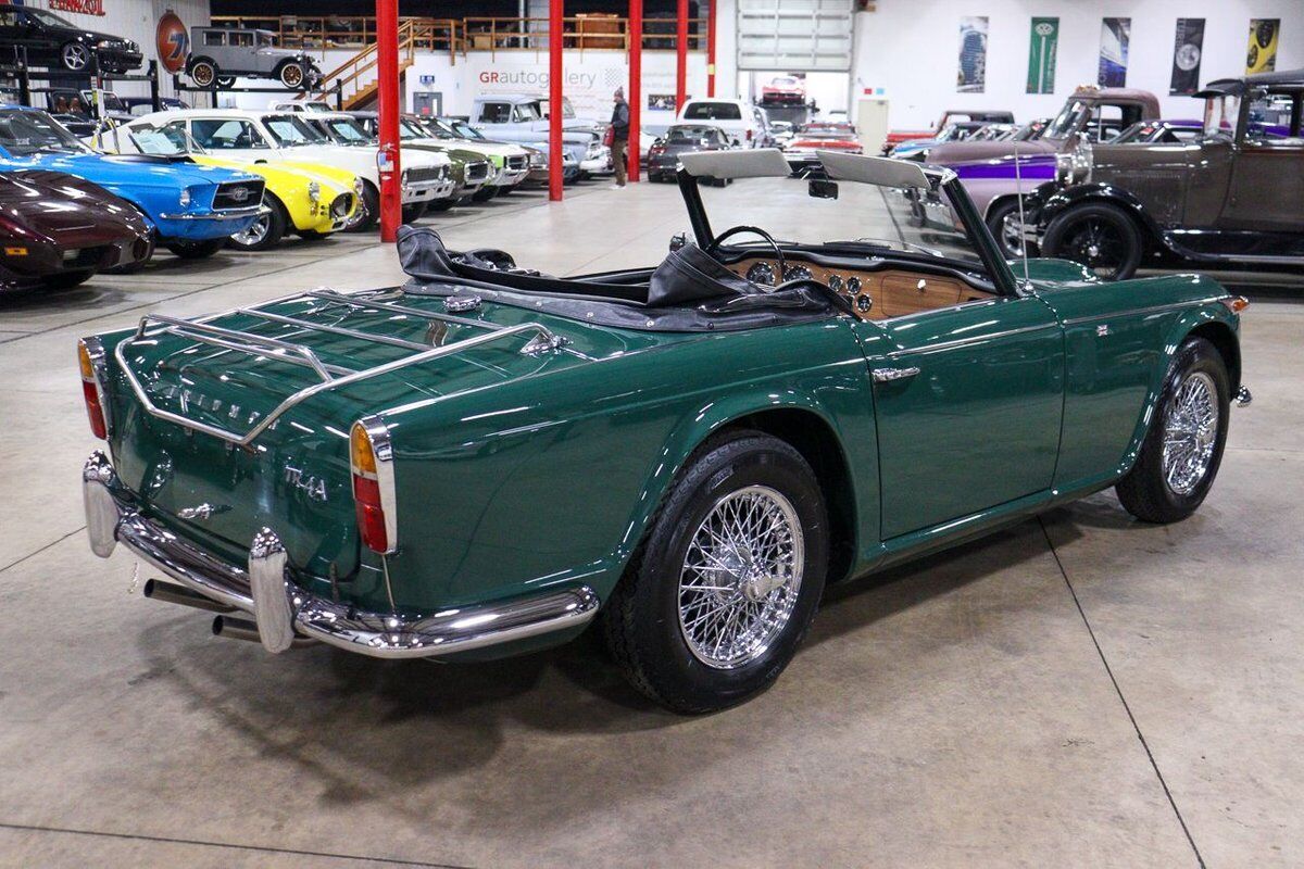 Triumph-TR4A-Cabriolet-1965-6