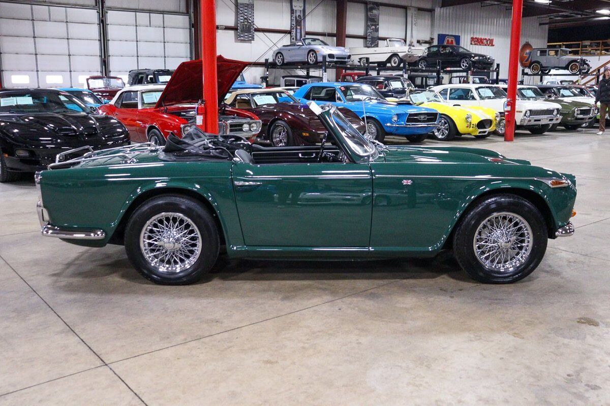 Triumph-TR4A-Cabriolet-1965-8